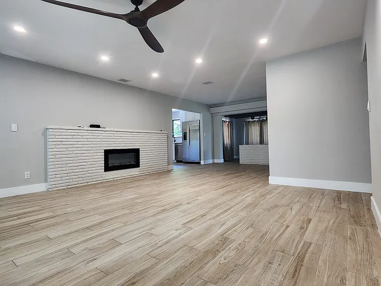 603 N 31st Ct — Photo 1
