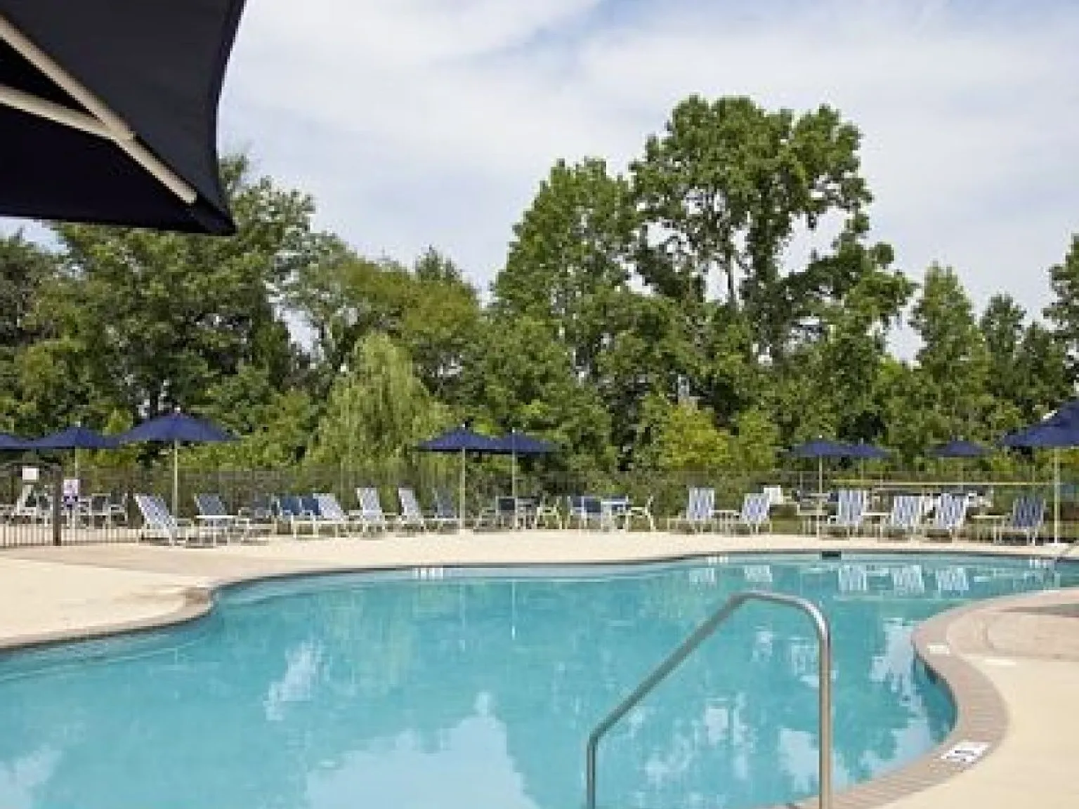The Apartments At Weatherby — Photo 4