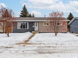 215 Needham CRESCENT, Saskatoon, SK S7M 4X3