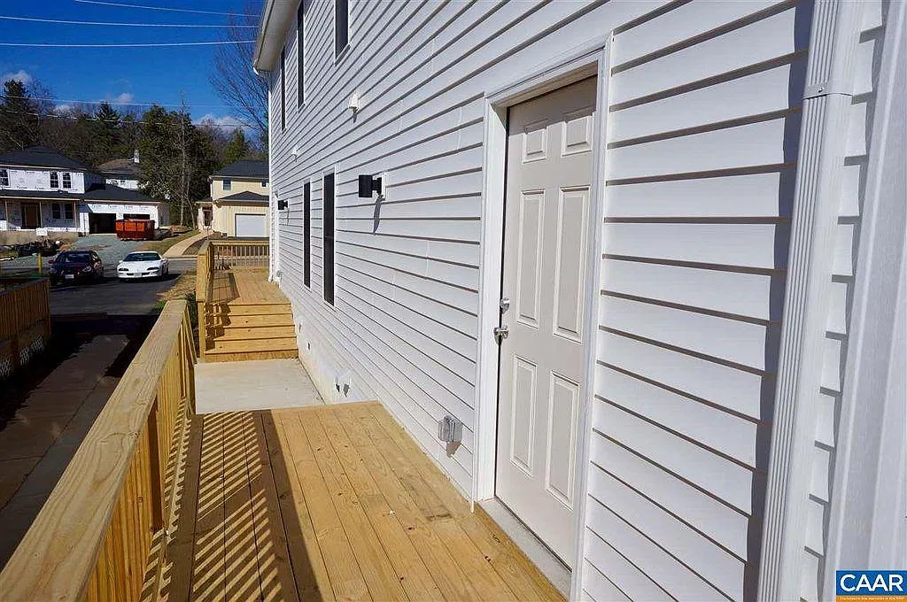 2300 Price Ave — Photo 2
