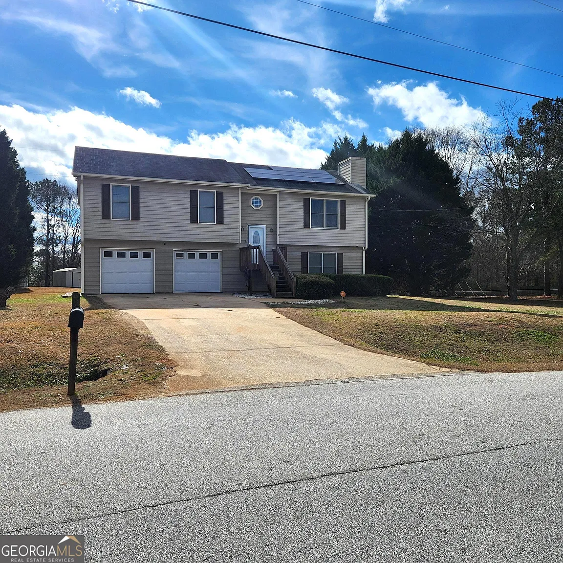 240 Fox Meadow Dr photo 1