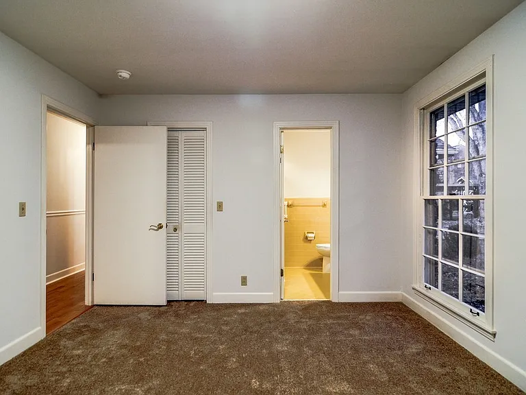 111 Arlington Pl — Photo 13