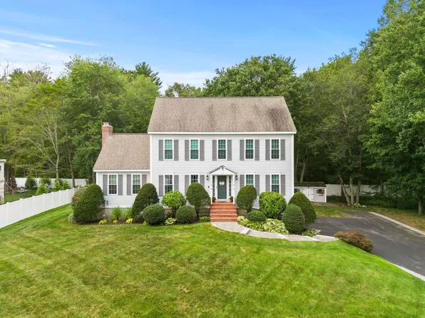 18 Quaker Lane, Seabrook, NH 03874