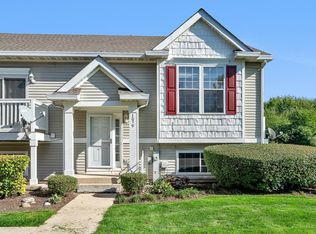 3079 Woodside Dr, Joliet, IL 60431