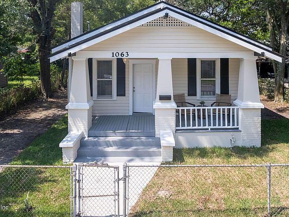 2nd image of 1063 E 13TH Street