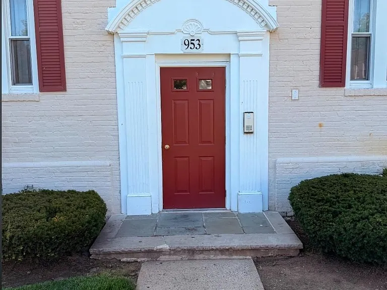 953 E Front St #139 — Photo 7