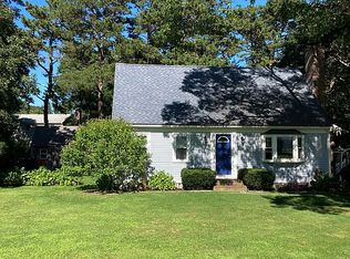 27 Pequot Rd, Mashpee, MA 02649
