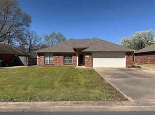 2215 Raintree Dr, Conway, AR 72032