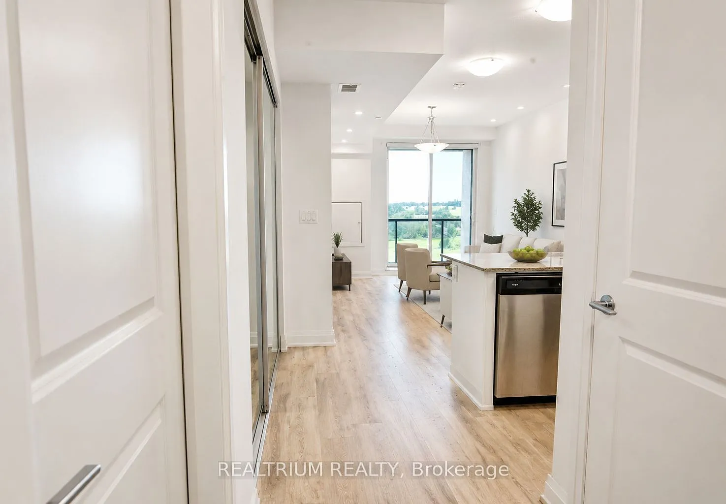2 bed, $2,000 — Photo 4