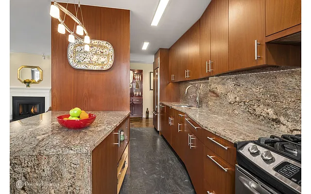 Sold by Douglas Elliman | media 29