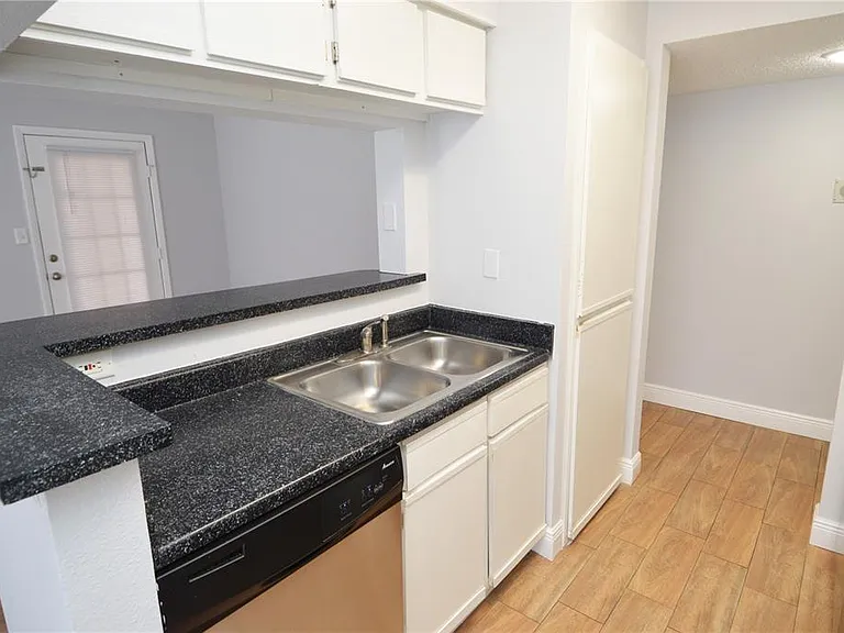 8722 Mallard Reserve Dr #102 — Photo 10