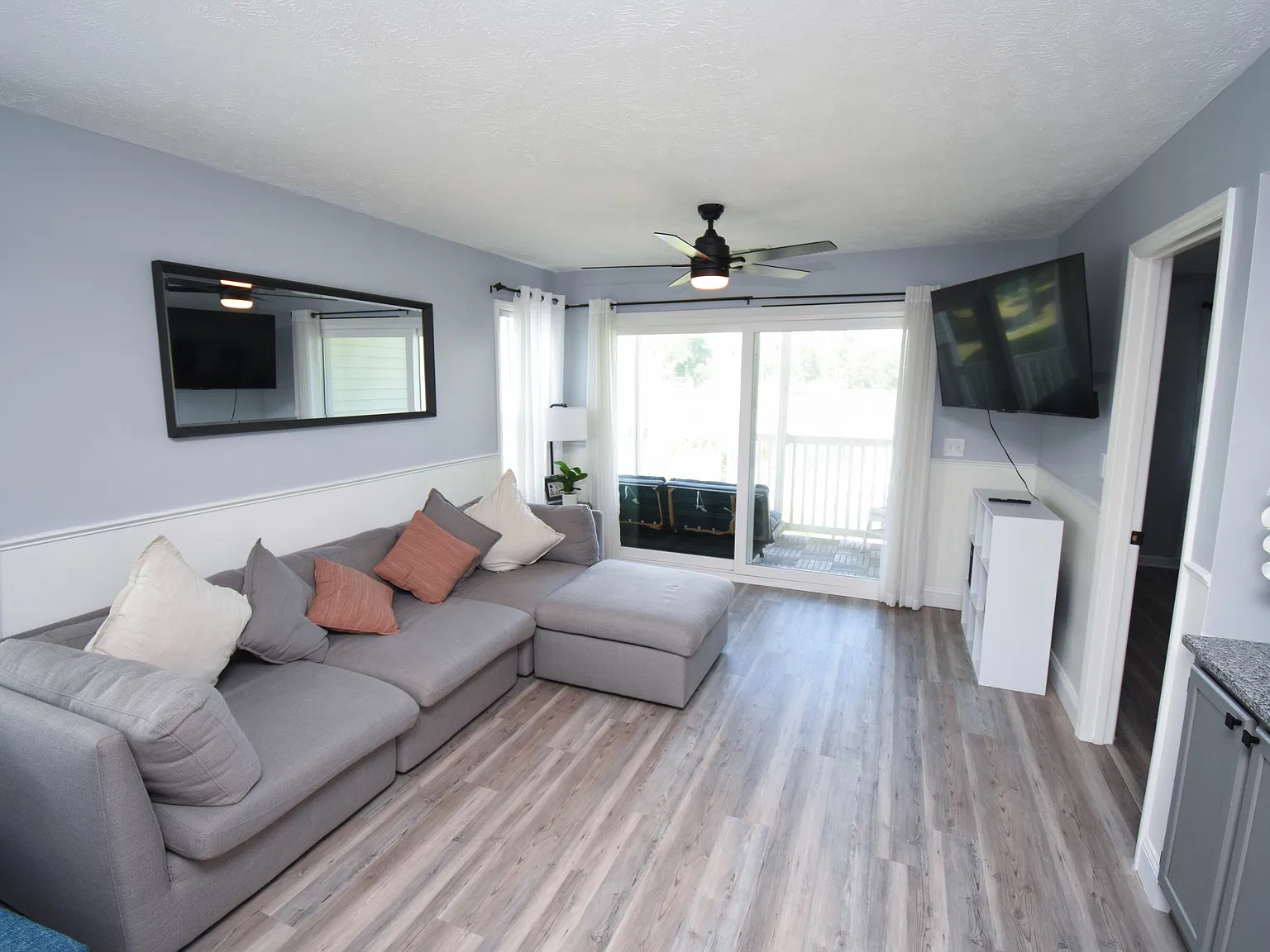 549 White River Drive-14D - 1 — Photo 2