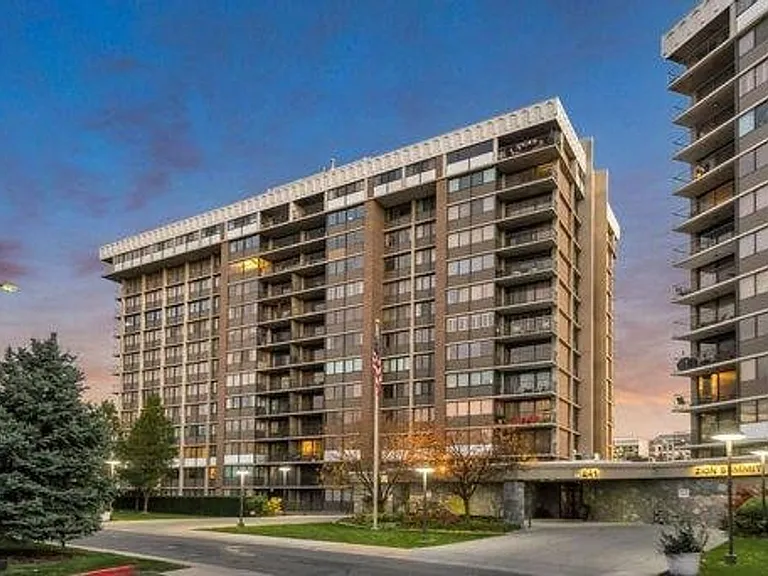241 N Vine St — Photo 1