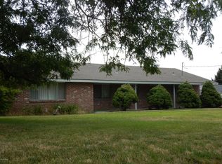 981 Selah Loop Rd, Selah, WA 98942
