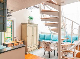 137 4th St, Pacific Grove, CA 93950