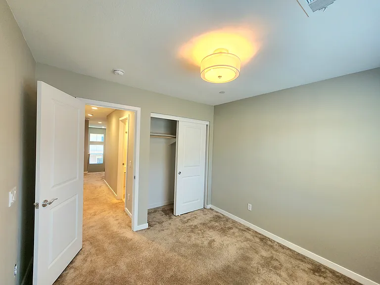 996 Newberry Ln — Photo 30