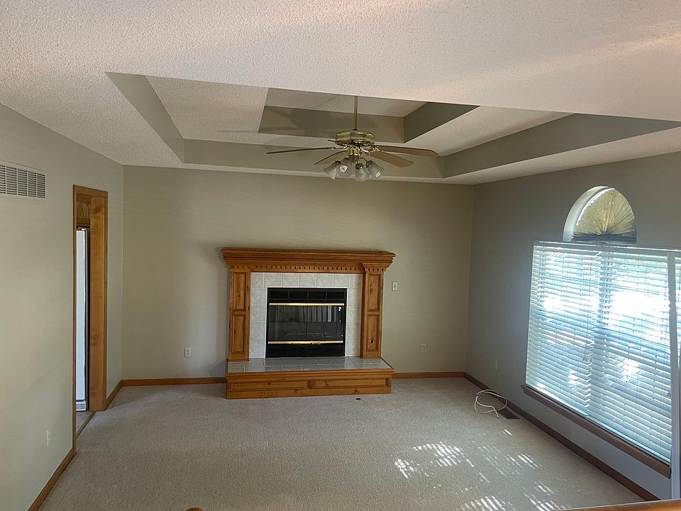 1st image of 1025 SE Granada Dr