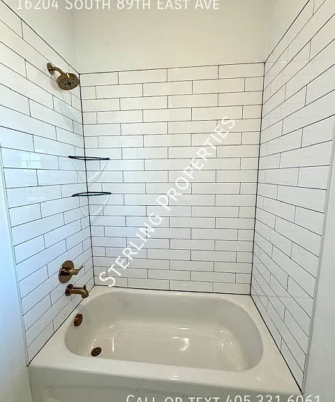 16204 S 89th East Ave — Photo 40