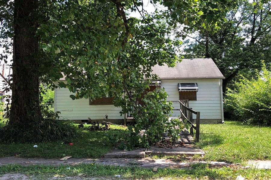 1st image of 3331 Wallace Ave
