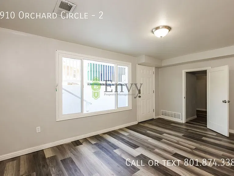 2910 Orchard Cir #2 — Photo 6