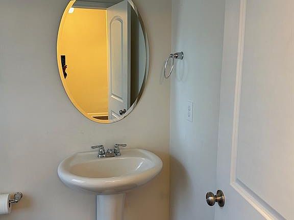 5th image of 3317 Mortemer Ln