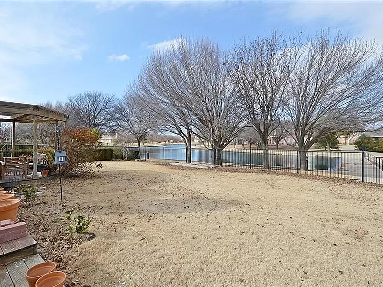 11216 Harbor Rd — Photo 8