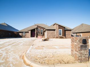 17705 Sparrow Hawk Ln, Edmond, OK 73012