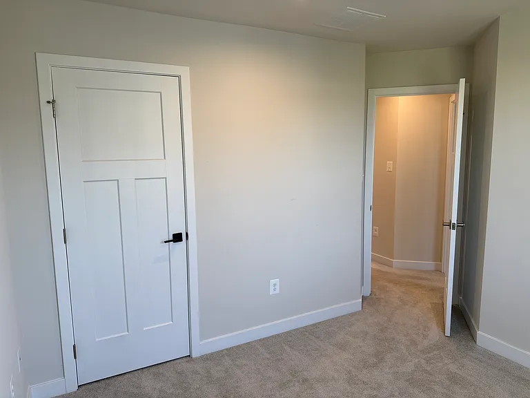 927 Ericcson Ln — Photo 17