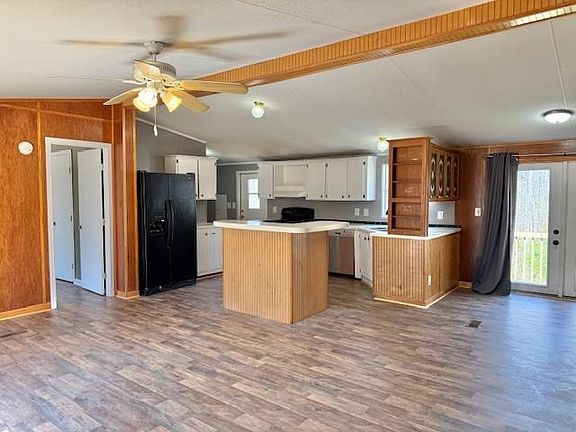 2nd image of 460 Cherokee Trl