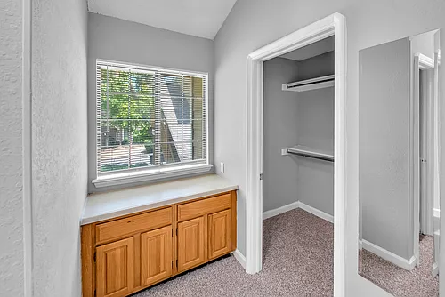 2324 W Newton St Photo 1