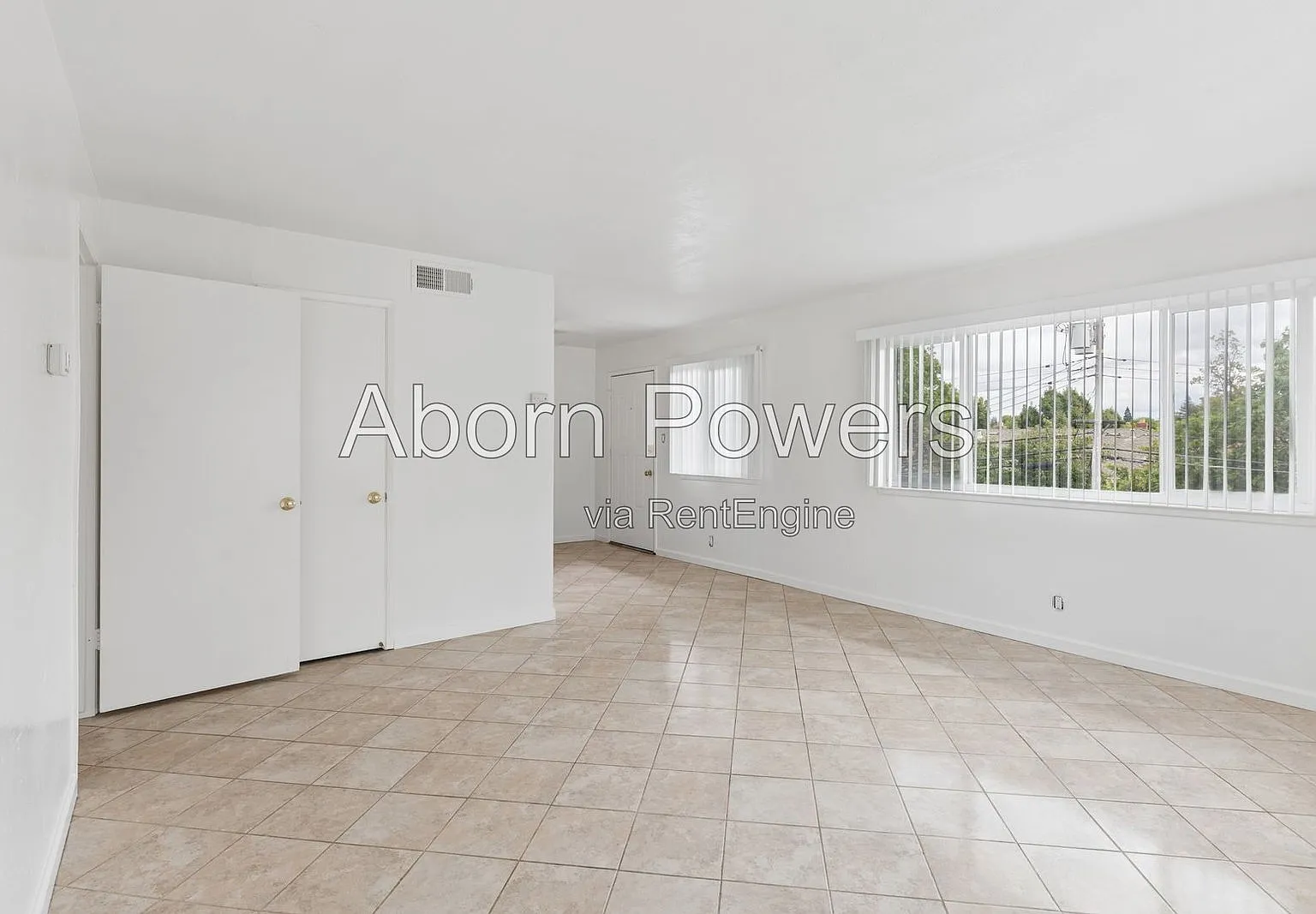 2 bed, 1.0 bath, 819 sqft, $1,645 — Photo 3