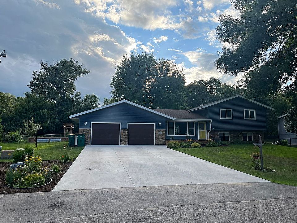 1st image of 613 Southwood Dr