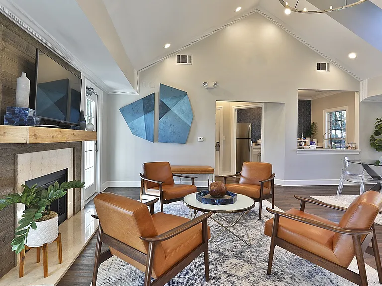 Crestmont at Thornblade Apartments — Photo 21