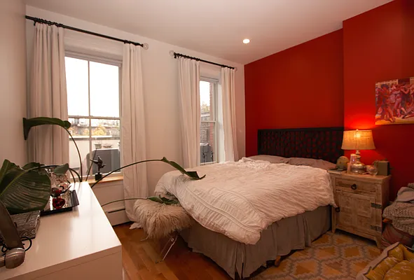 Rented by R New York | media 17