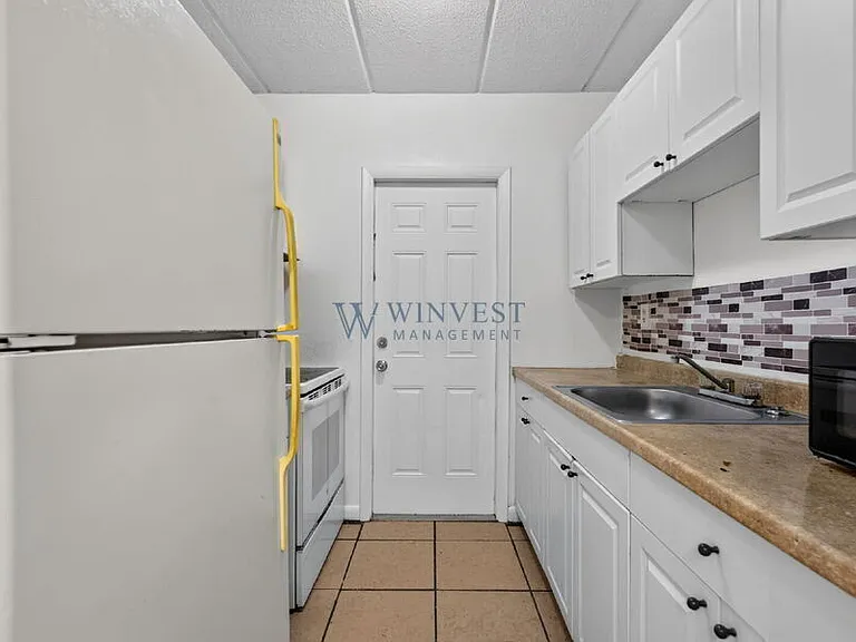 Presidential View Apartments — Photo 39