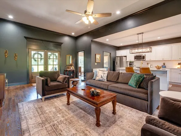 1301 Whiteside Hill Rd, Wartrace, TN 37183