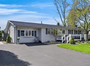545 Northfield Dr, Youngstown, NY 14174