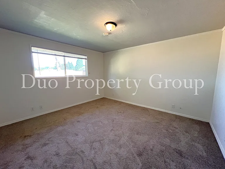 2035 Harvard Dr — Photo 15