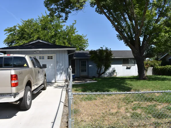608 Laurel St, Eagle Pt, OR 97524
