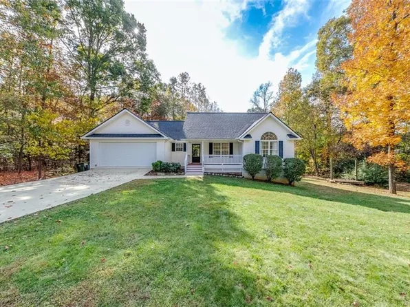 153 Rocky Shoals Trl, Mount Airy, GA 30563