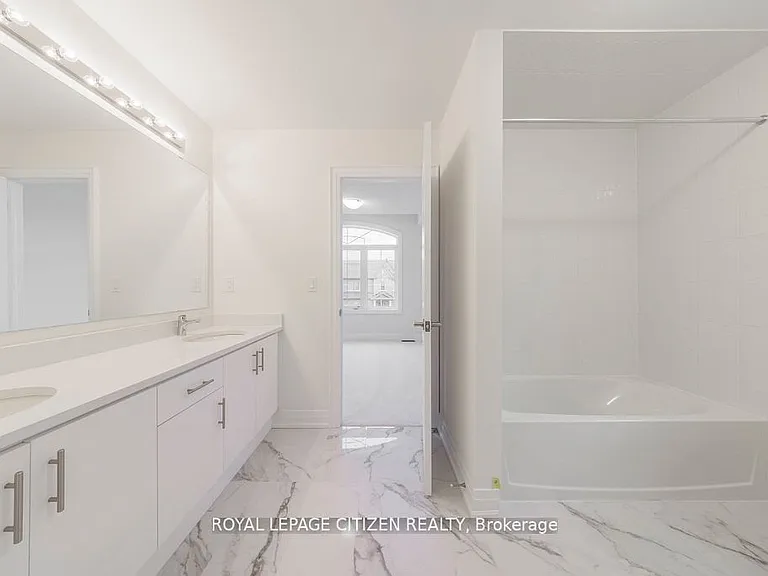 26 Wesley Brooks St — Photo 27