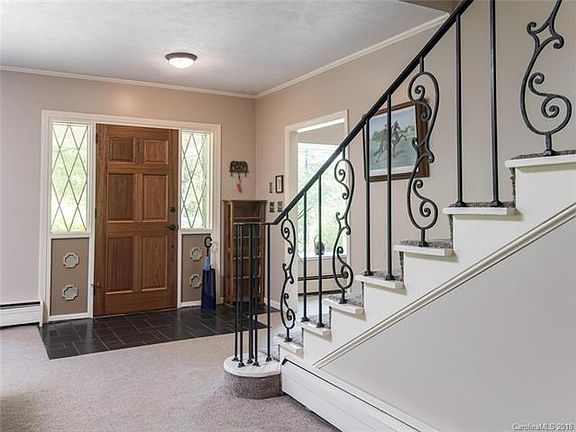 5th image of 328 Canterbury Way