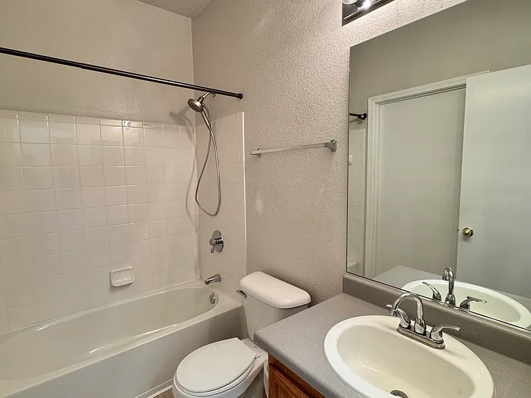18919 E Warren Cir #B-102 — Photo 17