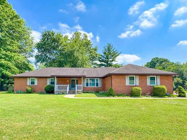 4653 Springfield Dr, Terre Haute, IN 47803