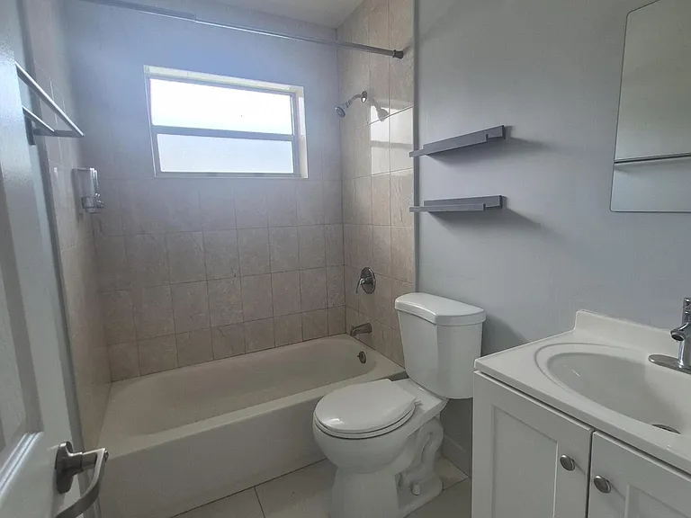 7221 Venetian St #9 — Photo 7