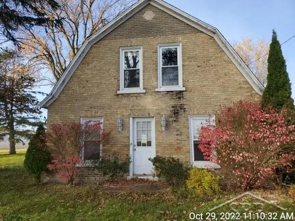 2425 N Graham Rd, Freeland, MI 48623