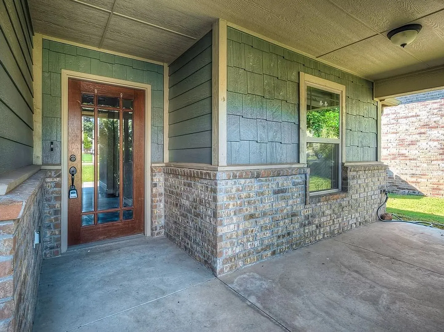 Beautiful 3 bed 2 bath home with an office!! — Photo 3