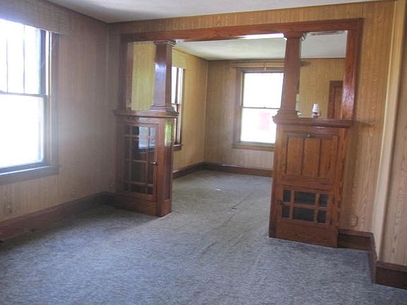 5th image of 1322 N Park St