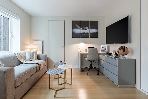 Rented by Compass | media 9