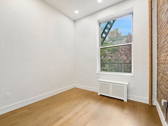 5th image of 122 E 27th St APT 3C